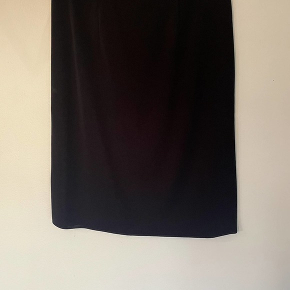 Exclusively Misook Vintage Black Acrylic Pencil Skirt in Size Small - Picture 8 of 11